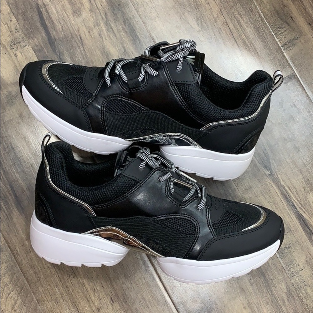 MICHAEL KORS OCTAVIA TRAINER TECH CANVAS BLACK - Picture 15 of 16